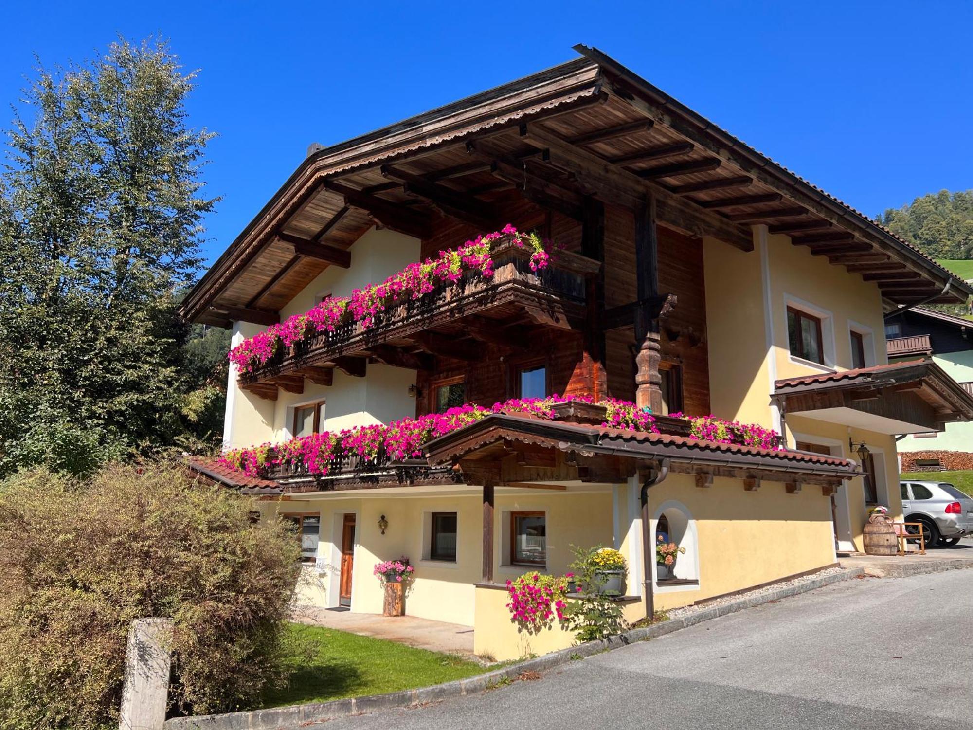 Ferienwohnung Platzhirsch Panorama View Balkon, Gartensauna, Garten, Grillplatz Stumm Dış mekan fotoğraf