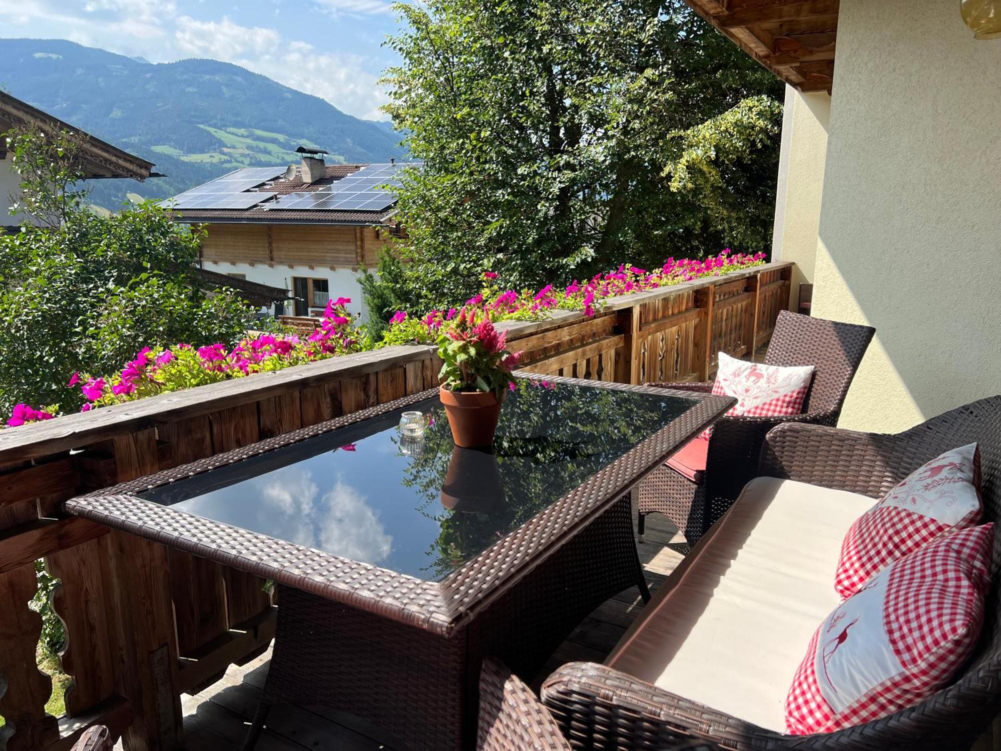 Ferienwohnung Platzhirsch Panorama View Balkon, Gartensauna, Garten, Grillplatz Stumm Dış mekan fotoğraf